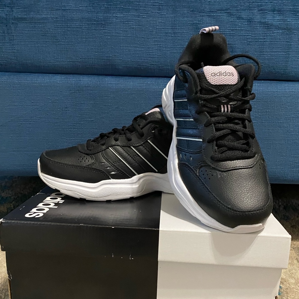 Adidas Strutter black with light pink detail